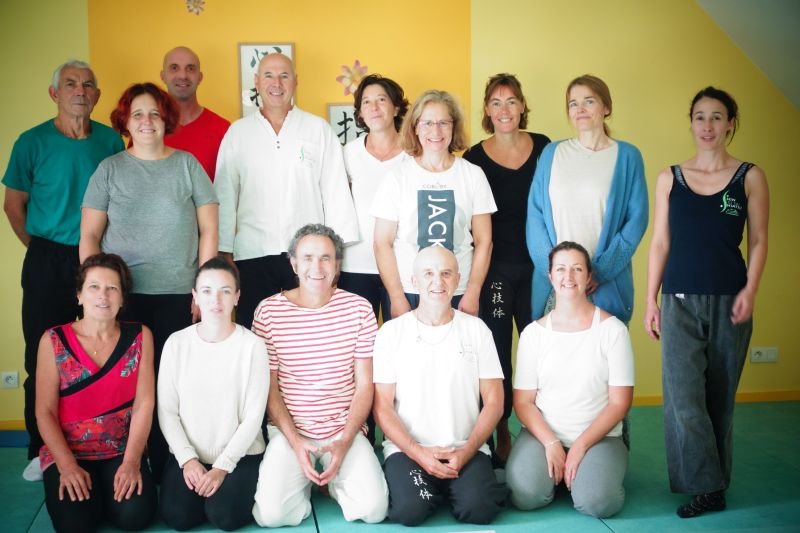 Photo de groupe de l'école de Shiatsu Bretagne